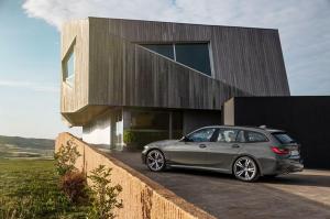 BMW 330i Touring M Sport 2019 года