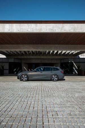 BMW 330i Touring M Sport 2019 года