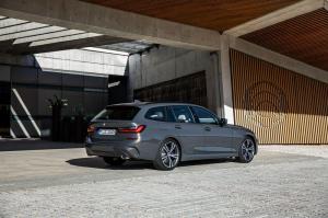 BMW 330i Touring M Sport 2019 года
