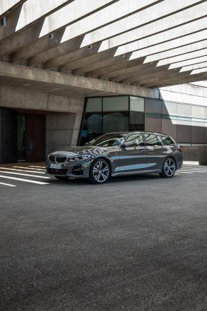 BMW 330i Touring M Sport 2019 года