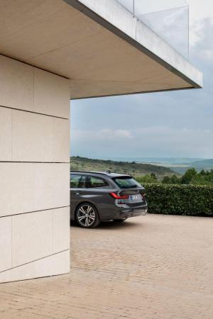 BMW 330i Touring M Sport 2019 года
