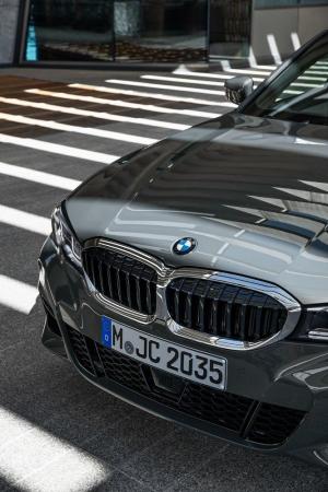 BMW 330i Touring M Sport 2019 года