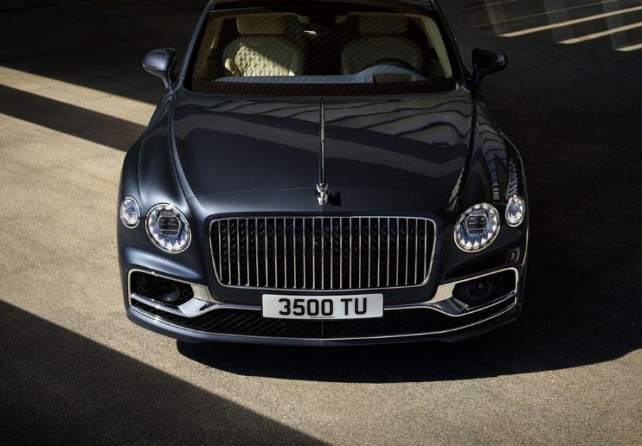 Flying Spur – роскошная новинка от Bentley