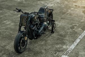H-D Street Bob Tarmac Raven: работа дизайнерского дома Rough Crafts