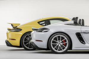 Porsche 718 Spyder и Porsche 718 Cayman GT4