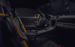 Porsche 718 Cayman GT4 2019 года