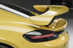 Porsche 718 Cayman GT4 2019 года