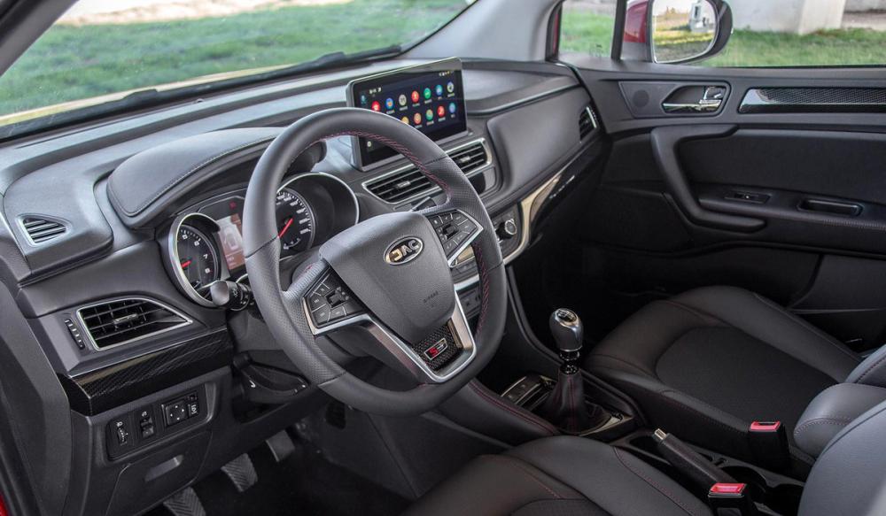 кроссовер JAC S3 интерьер