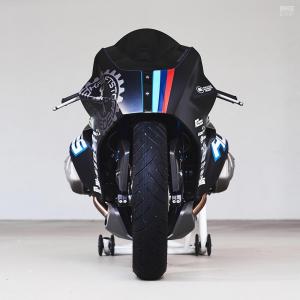 BMW R1250RS Achilles by Man & the Machines