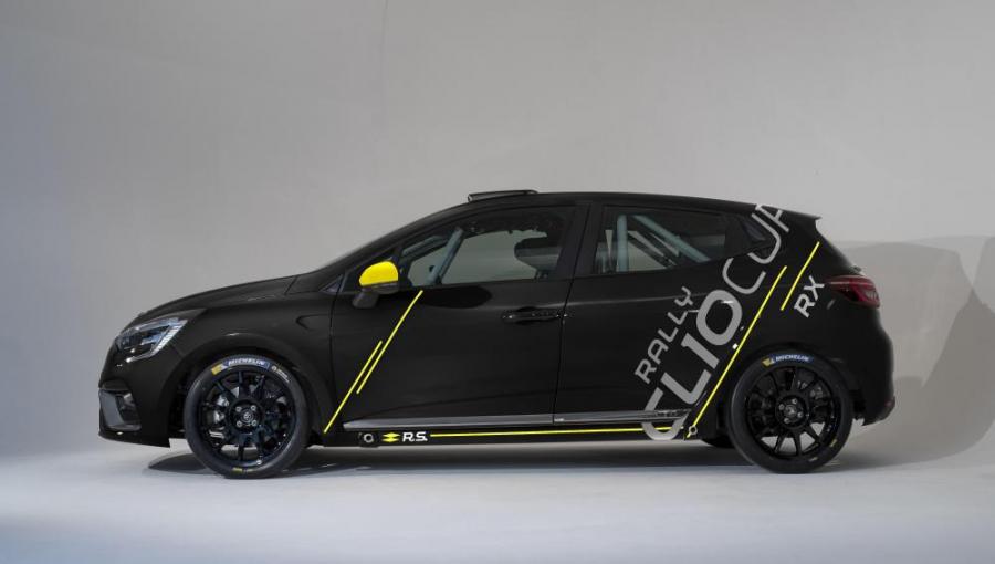 Компания Renault сделала хэтчбэк Clio подготовленным к гонкам как по трассе, так и по гравию