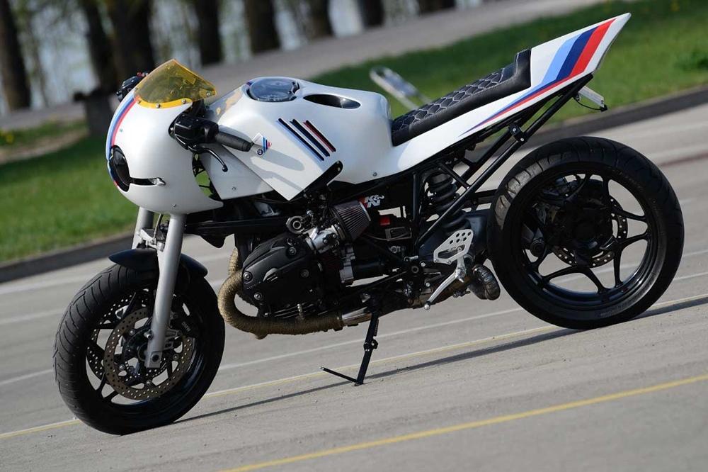 Превращение туриста в кафе рейсер: кастомный BMW R1200RT
