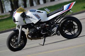 Превращение туриста в кафе рейсер: кастомный BMW R1200RT
