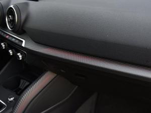 Audi Q2 L 30 e-tron 2019 года