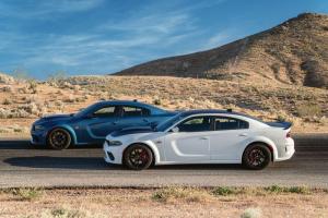 Dodge Charger Scat Pack Widebody и Dodge Charger SRT Hellcat Widebody