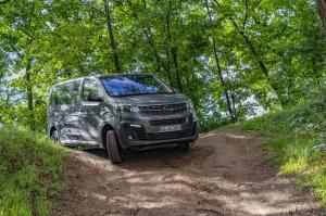 Opel Zafira Life 4x4 2019 года