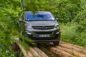 Opel Zafira Life 4x4 2019 года