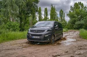 Opel Zafira Life 4x4 2019 года