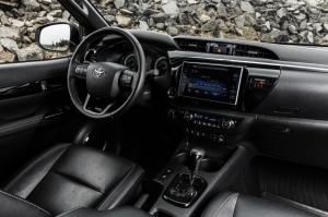 Toyota Hilux Double Cab Exclusive Black 2019 года