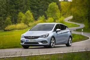 Opel показал обновленную Astra
