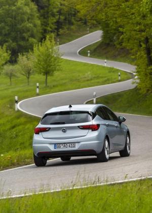 Opel Astra 2019 года