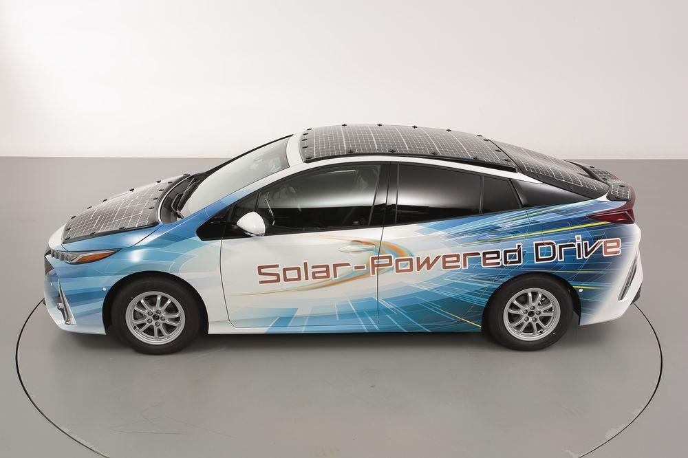 Toyota создали автомобиль Prius, использующий солнце