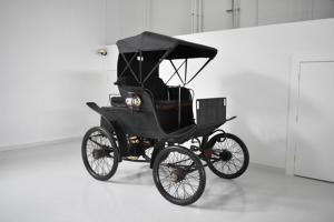 На аукционе дома Worldwide Auctioneers будет представлен лидер гонок — один из первых электрических автомобилей