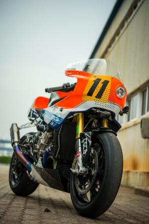 BMW S1000RR by Crazy Garage