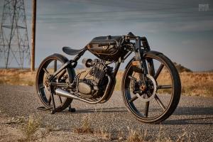 Боард-трекер Honda XL500 от автодизайнера приносит победы 