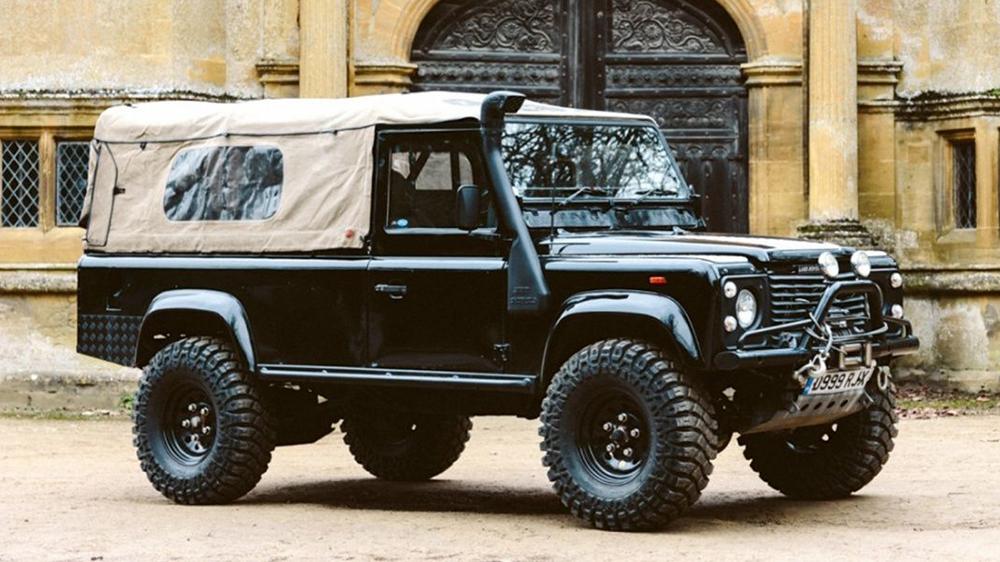 Land Rover Defender 110
