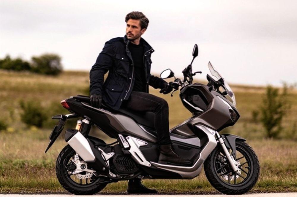 На автошоу в Индонезии представлен новый скутер Honda ADV 150