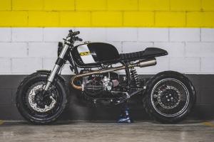 Дорожный скрэмблер на базе BMW R100RT: мастерская Bolt Motor Co.