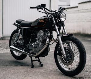 Yamaha SR400 by TOMA Customs