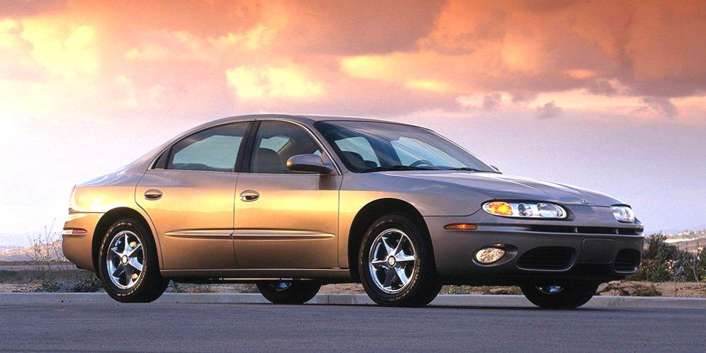 Oldsmobile Aurora 2000 года