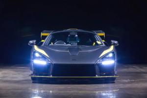 McLaren Senna Gloss Carbon