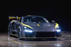 McLaren Senna Gloss Carbon