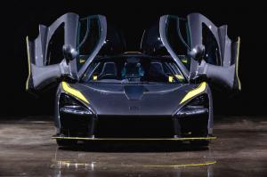 McLaren Senna Gloss Carbon