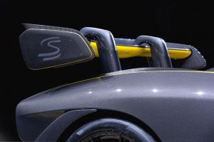 McLaren Senna Gloss Carbon