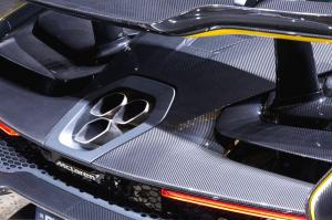 McLaren Senna Gloss Carbon