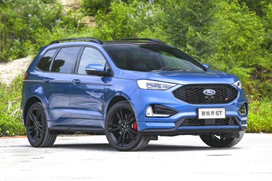 Ford Edge получил обновления, одно из которых – планшет на передней консоли, как у автомобилей Tesla