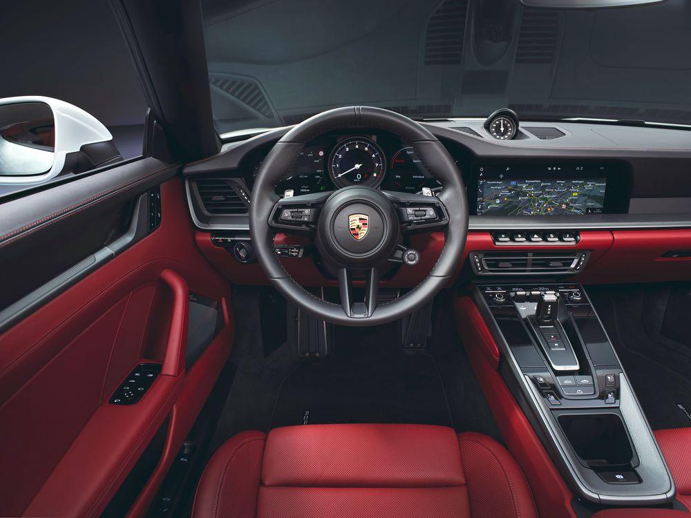 Porsche 911 Carrera Cabriolet 2019 года