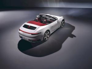 Porsche 911 Carrera Cabriolet 2019 года