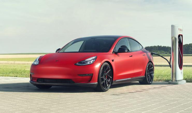 Tesla Model 3 получила спортивное обновление от Novitec