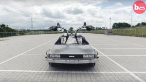 DeLorean DMC-12 с пультом управления