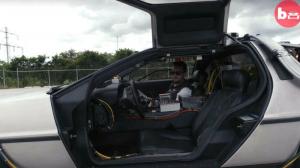 DeLorean DMC-12 с пультом управления