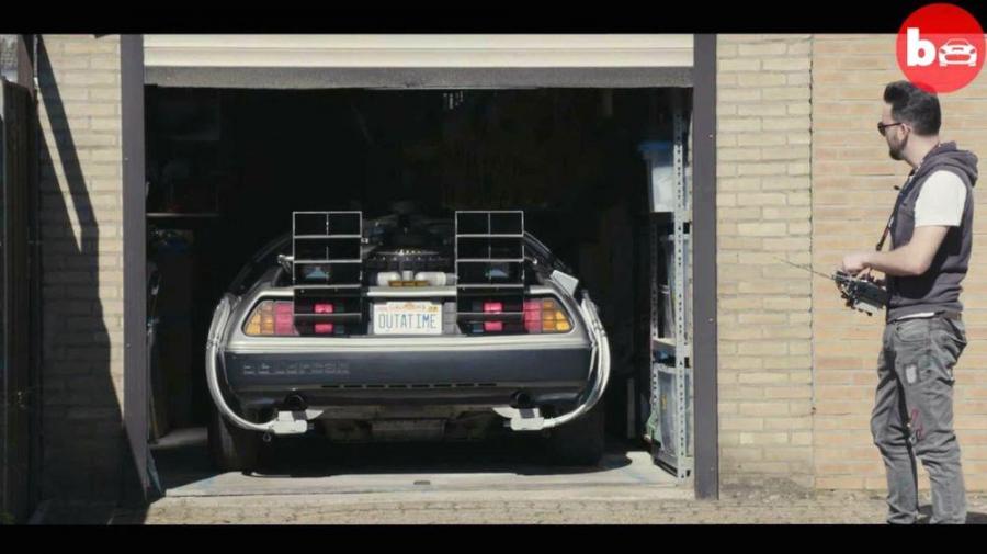 Настоящий DeLorean DMC-12 теперь и с пультом управления