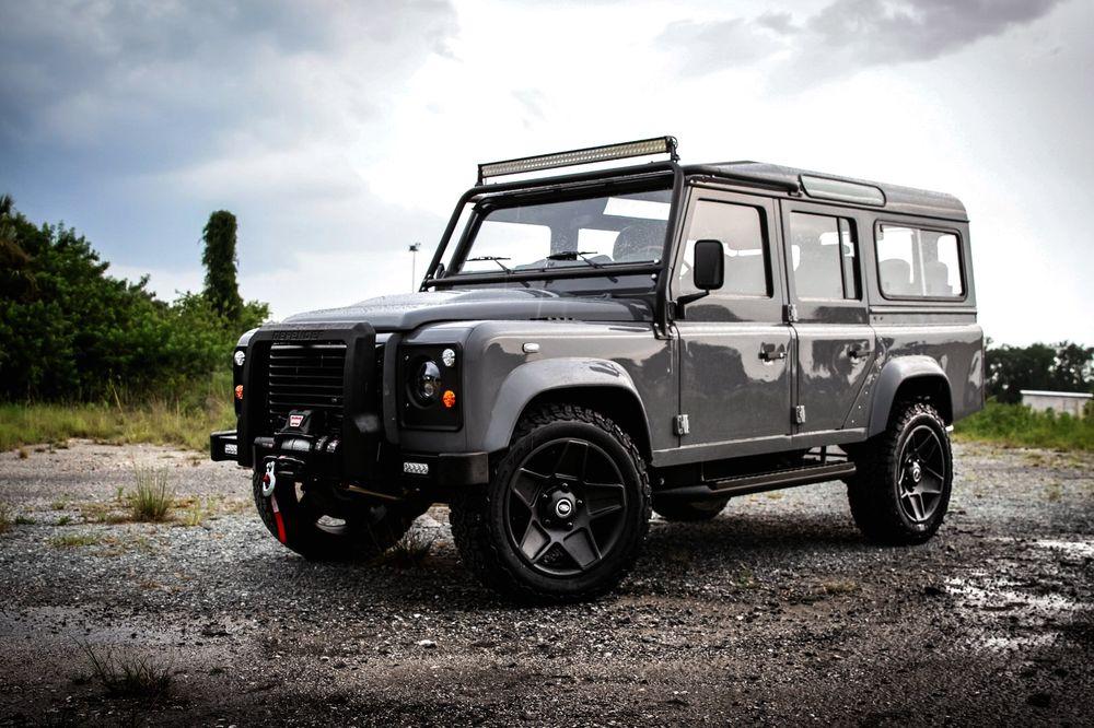 Land Rover Defender улучшен до 430 лошадиных сил с двигателем LS3 V8