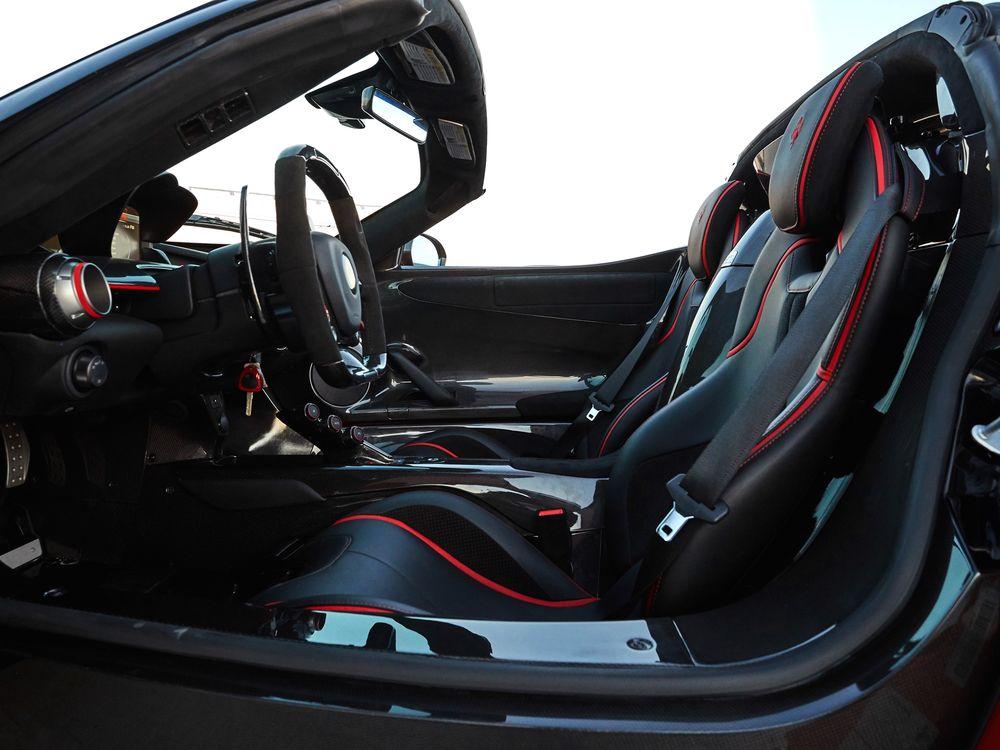 Ferrari LaFerrari Aperеa 2017 года