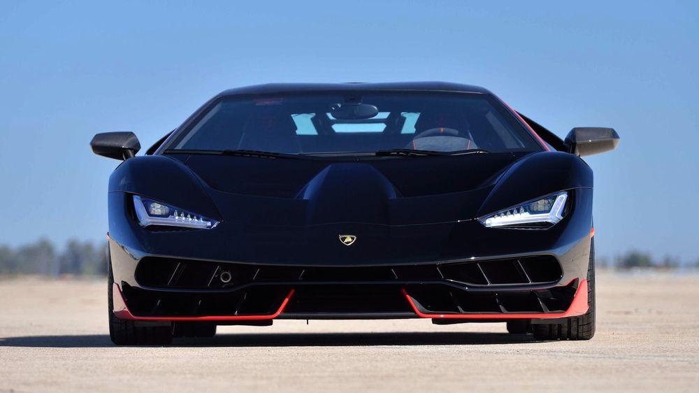 Lamborghini Centenario 2017 года выставлен на продажу в августе