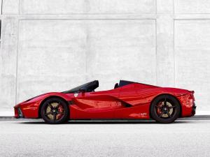 Ferrari LaFerrari Aperta 2017 года
