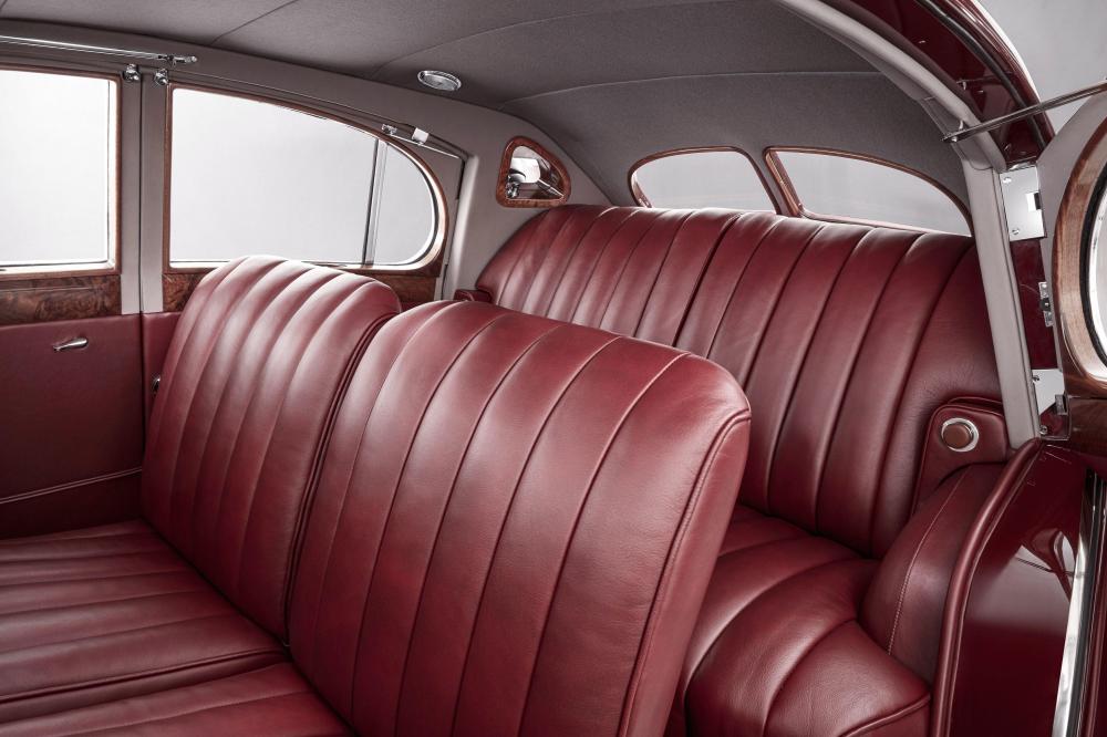 Bentley Corniche Saloon by Mulliner Recreation 2019 года